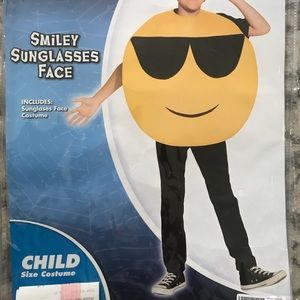 Smiling sunglasses Emoji face Costume